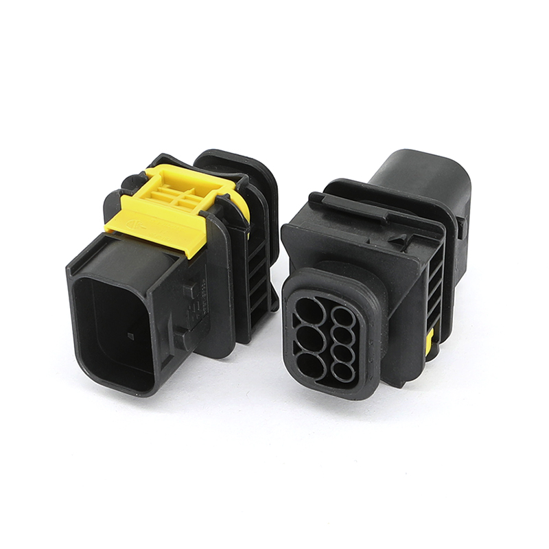 1-1703648-1 7-Way Plug (Male) Automotive Connector